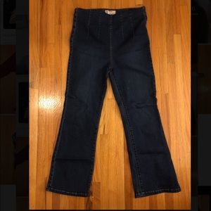 High wasted cropped flare jeans